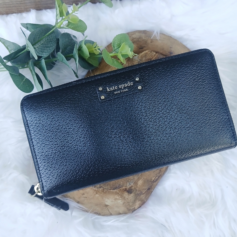 Kate Spade Textured Black Zip Wallet